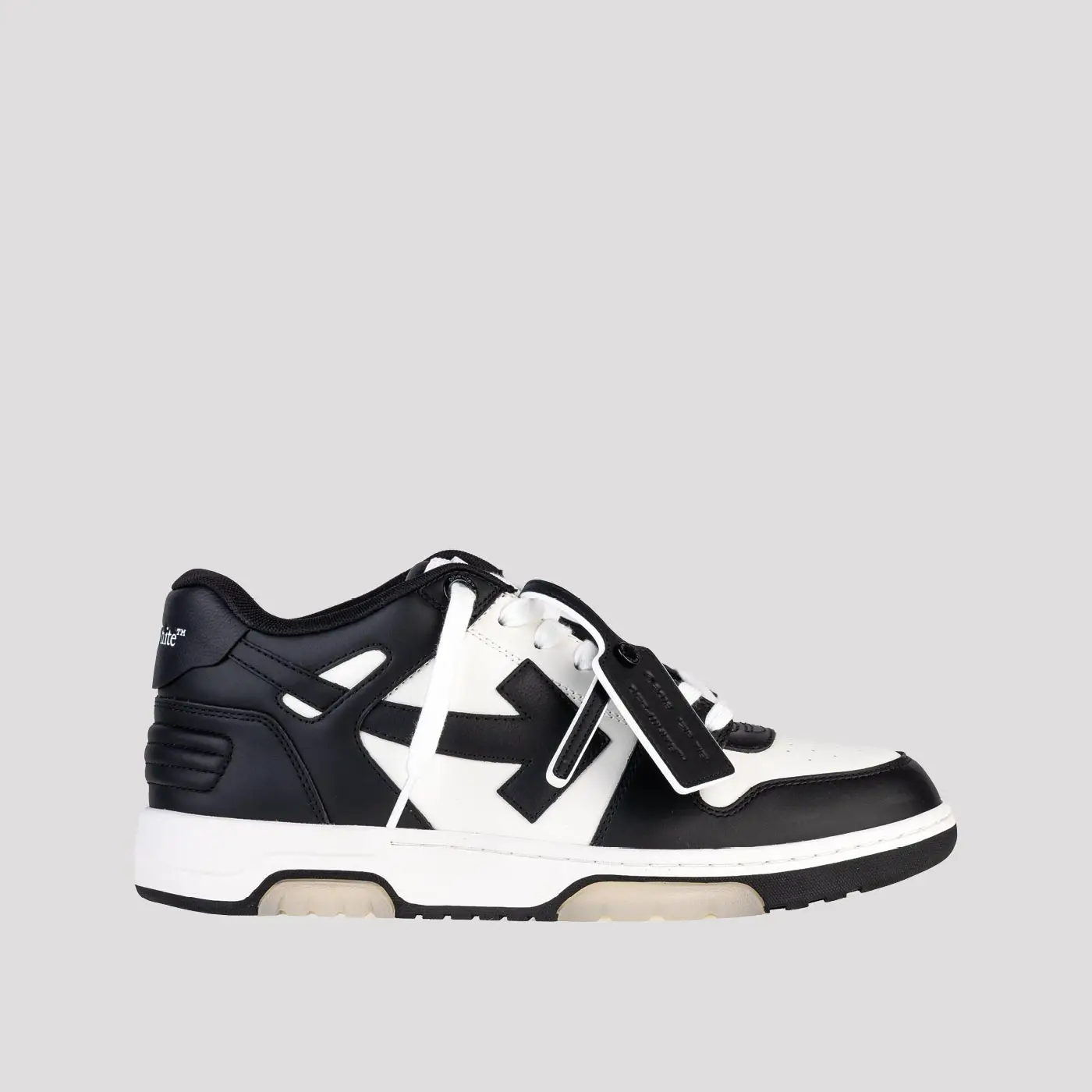 Off-white patike